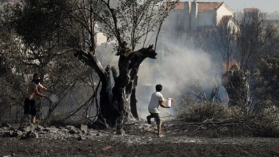 Yunanistan'da 64 noktada orman yangını çıktı. Bir kişi hayatını kaybetti