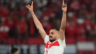 Merih Demiral neden 'bozkurt' işareti yaptığını açıkladı