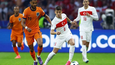 Son Dakika... Bizim Çocuklar yarı final için Hollanda ile mücadele etti. Türkiye 35'inci dakikada ilk golünü attı. Hollanda ikinci yarıyı 2-1 önde tamamladı