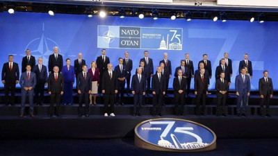 Cumhurbaşkanı Erdoğan ABD'de: NATO Liderler Zirvesi'nde aile fotoğrafı çekildi