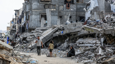 İsrail savaş uçakları Gazze'de iki evi vurdu: 10 ölü, 27 yaralı