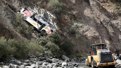 Peru'da otobüs kazasında 21 kişi hayatını kaybetti. 20 yaralı var