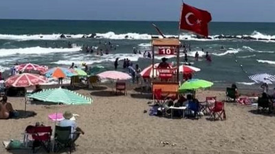 Kocaeli, Sakarya ve Düzce'de denize girmek yasaklandı. Ekipler vatandaşları uyarıyor