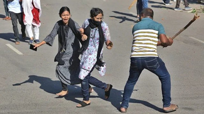 Bangladeş'te çıkan protestolar katliama dönüştü. Can kaybı sayısı 197'ye çıktı