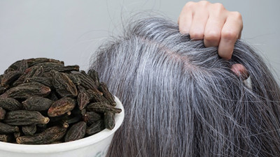 Balla karıştırıp yiyince beyaz saçları yok ediyormuş: Beyaz saçları kapatan doğal formül bulundu. Saçtaki beyazları ne yok eder?