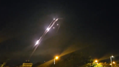 Son Dakika... Hizbullah İsrail'e saldırı başlattı. İsrail'de siren sesleri