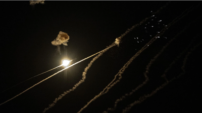 Hizbullah İsrail'i hedef aldı! Demir Kubbe korudu: Lübnan'dan İsrail'e onlarca roket fırlatıldı