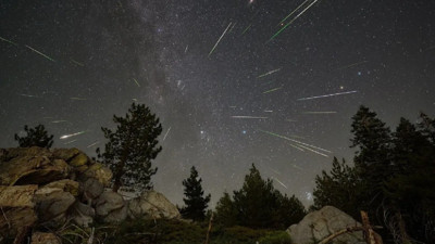 Gözlerinizi gökyüzüne çevirin: Perseid meteor yağmuru başladı, yılda sadece 1 kez gerçekleşiyor!