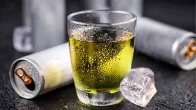 Her gün enerji içeceği içersek ne olur, öldürür mü? Enerji içeceğinin tehlikeleri neler, ne kadar tüketilmeli?