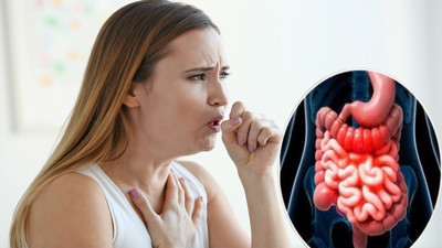 Doktorlar şaşkın: Kadın öksürürken bağırsakları patlayıp vücudundan fırladı