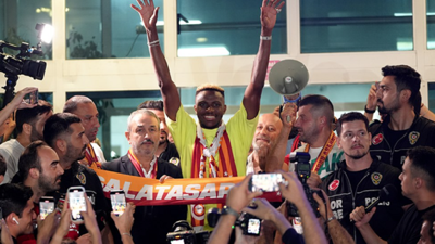 Galatasaray'ın yeni  transferi  Victor Osimhen İstanbul'da. İşte ilk sözleri