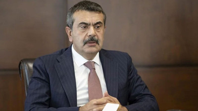 CHP'den flaş hamle: Yusuf Tekin hakkında suç duyurusu!