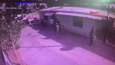 Adana'da dehşet anları kamerada! Dolmuşçuların kavgasını ayırmaya çalışırken pompalı tüfekle öldürüldü