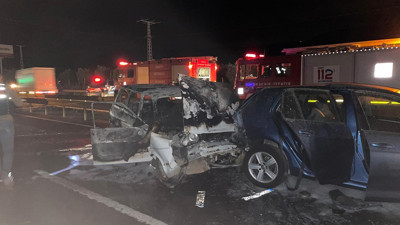 Sakarya'da zincirleme kazada LPG'li araç alev aldı. Bir kişi yanarak hayatını kaybetti, eşi ağır yaralı