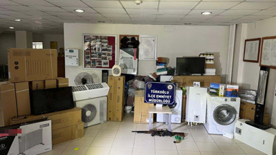 Böyle ahlaksızlık görülmedi. Kahramanmaraş'ta deprem yardımlarını satan 4 kişi tutuklandı