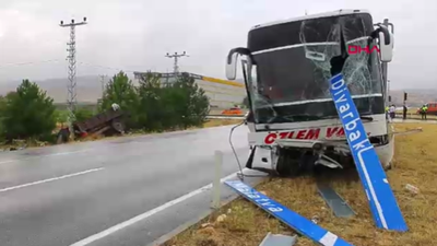 Malatya'da otobüs ile çarpışan traktörün sürücüsü hayatını kaybetti
