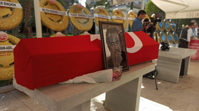 Duayen Gazeteci Güneri Cıvaoğlu son yolculuğuna uğurlandı