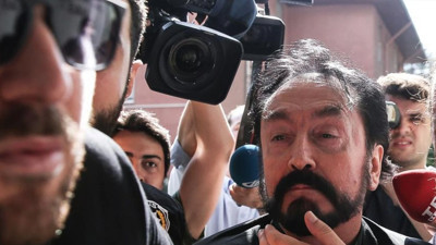 Adnan Oktar mahkemede konuştu: Devlet beni iyi tanır, devlet bazen sevdiği insanı hapse sokar