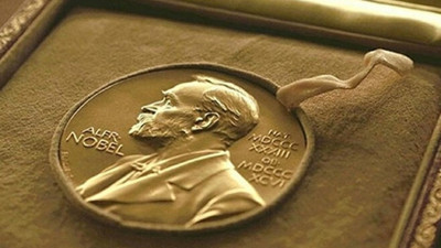 Nobel Ekonomi Ödülü'nün sahibi belli oldu! Ekonomist Daron Acemoğlu Türkiye'den ödül alan 3. isim oldu. Daron Acemoğlu kimdir?