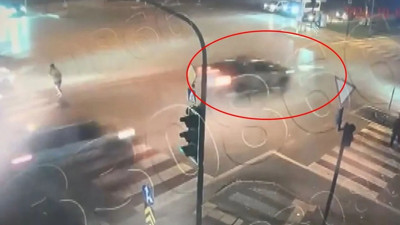 Ehliyetsiz sürücünün çarptığı lise öğrencisi Zeynep ağır yaralanmıştı! Bursa'daki feci kazanın görüntüsü ortaya çıktı