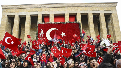 29 Ekim Cumhuriyet Bayramı şiir örnekleri! İlkokul, ortaokul, lise, 1, 2, 3, 4, 5 kıtalık Cumhuriyet Bayramı şiirleri...