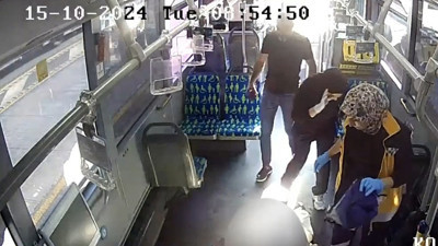 İstanbul'da şaşırtan olay! Hamile kadın metrobüste doğum yaptı... Doğum anının görüntüsü geldi