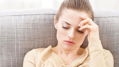 Kadınların korkulu rüyası... Türkiye'de menopozun yaşı düştü. Uzman isimden öneri geldi