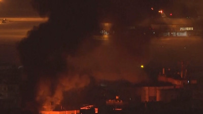 İsrail, yine Beyrut'u bombaladı: Şiddetli patlamalar oldu. Bölgeden dumanlar yükseldi