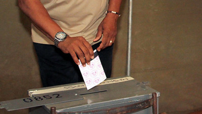 58 yıllık iktidar seçimi kaybetti: Muhalefeti kutladı, yenilgiyi kabul etti