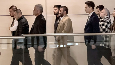 Ünlü isimlere yasa dışı bahis soruşturması! Serdar Ortaç ve Mehmet Ali Erbil'e ev hapsi cezası verildi. İşte gözaltına alınan sosyal medya fenomenleri...