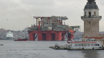 İstanbul Boğazı'nda gemi trafiği çift yönlü askıya alındı