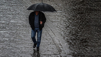 Dikkat! İstanbul için saat verildi! Meteoroloji'den Marmara için sağanak yağış uyarısı