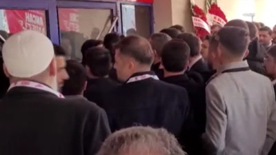 Saadet Partisi kongresinde kavga çıktı! Karamollaoğlu'ndan dikkat çeken sözler...