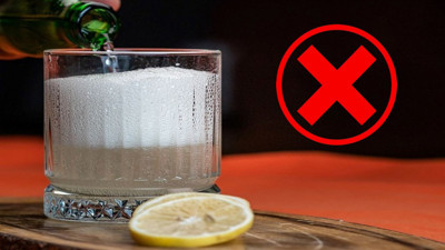 Uzmanı uyardı maden suyuna limon sıkıp içmeyin: Maden suyuna limon sıkıp içmek zararlı mı?