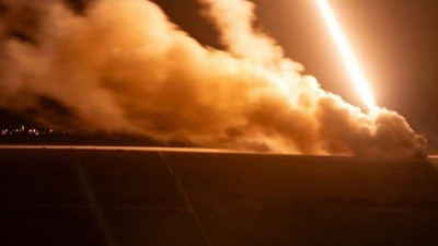 ABD ve İngiltere Yemen'i vurdu. Hacce'de hava saldırıları düzenlendi