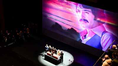 Arabesk müziğin efsane ismi Ferdi Tayfur son yolculuğuna uğurlandı. Törende izdiham yaşandı. Ferdi Tayfur'un vasiyeti ortaya çıktı