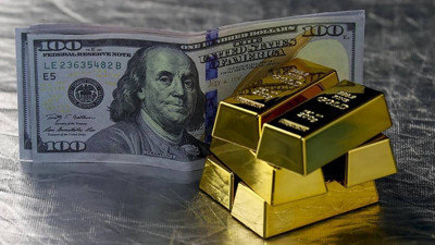 Altın yatırımcısına 2025 uyarısı! Faiz rüzgarı borsaya çevirecek. Prof. Dr. Selimler tek tek anlattı