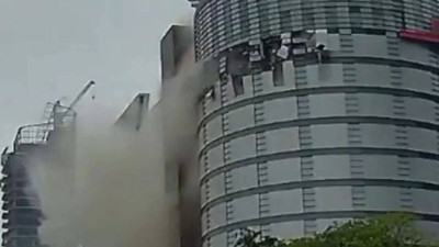 Alışveriş merkezinde patlama: Ölü ve yararlılar var