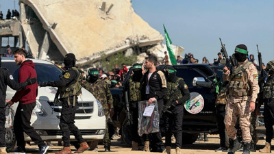 Gazze'de 6. esir takası! İsrailli rehinelere karşılık 369 Filistinli esir serbest bırakıldı