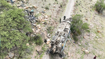 KATLİAM GİBİ... Otobüs uçuruma yuvarlandı, onlarca ölü var