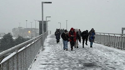 Son Dakika... İstanbul'da kar yağışı nedeniyle okullar tatil edildi! Valilik beklenen açıklamayı yaptı