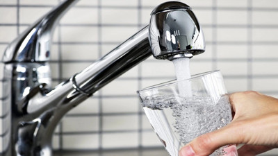 Milyonlarca kişi bunu yapıyor: Musluk suyuyla yemek pişirenlere uyarı geldi