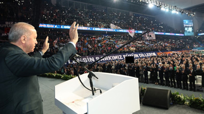 Cumhurbaşkanı Erdoğan'ın AK Parti MKYK'da üzerini çizdiği isimler belli oldu!