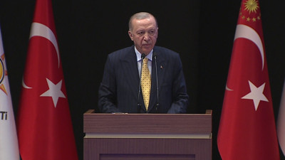 Başkomutan olarak söylüyorum: Ayaklarını denk al! Cumhurbaşkanı Erdoğan Özgür Özel'e çok sert çıktı