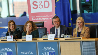 Avrupa Parlamentosu'nda Konuştu 'Başkaldırıyoruz' Dedi