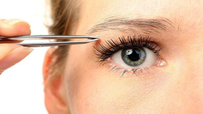 Milyonlarca kişi aynı hatayı yapıyor: Bu kılları sakın cımbızla çekmeyin