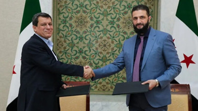 Son Dakika... Suriye Cumhurbaşkanlığı: SDG'nin devlet kurumlarına katılması için anlaşmaya varıldı