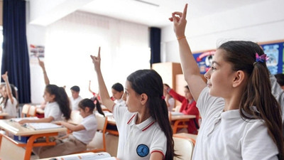 FLAŞ! Öğrencilere 9 günlük tatil. Ramazan Bayramı'nda kaç gün tatil olacak? İşte o takvim...