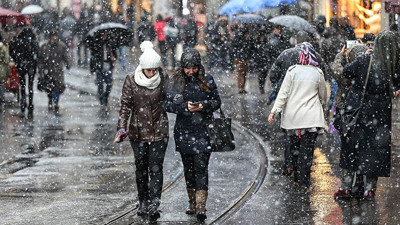 FLAŞ Aşırı Sıcaklara aldanmayın İstanbul'a Kar Geliyor. AKOM Duyurdu Soğuk ve Yağışlı Hava Başlıyor