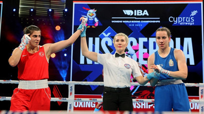 Üst üste üçüncü dünya şampiyonluğu! Busenaz Sürmeli'den altın madalya